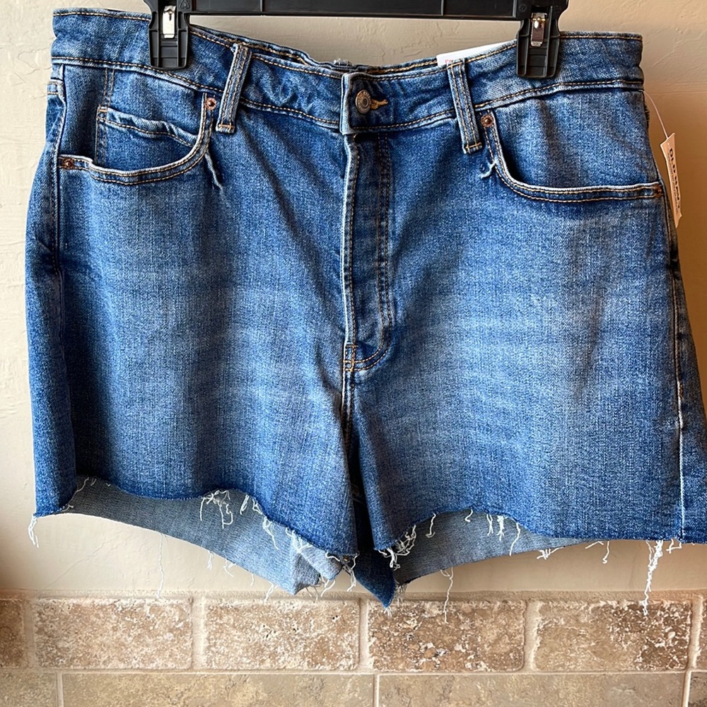 New high-waisted jean shorts